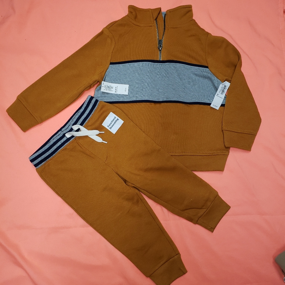 Old Navy Boys Sweatshirt and Pants Set